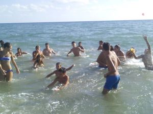 Foto di gruppo in acqua